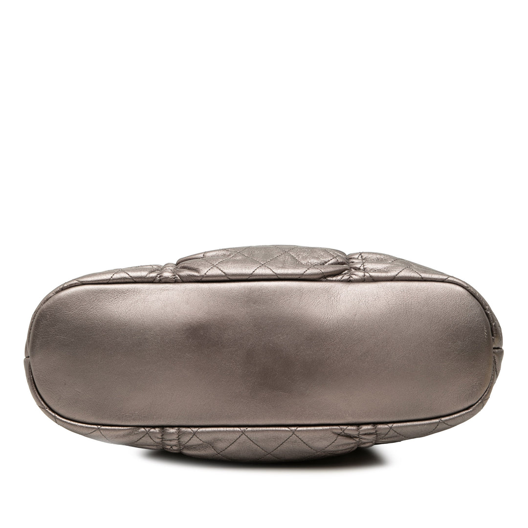 Chanel Matelassé Metallic Cuir d’agneau Sharpei à rabat