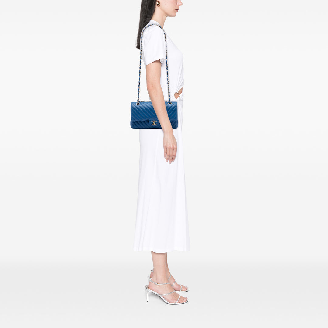 Chanel Medium Classic Chevron Cuir d’agneau Double rabat