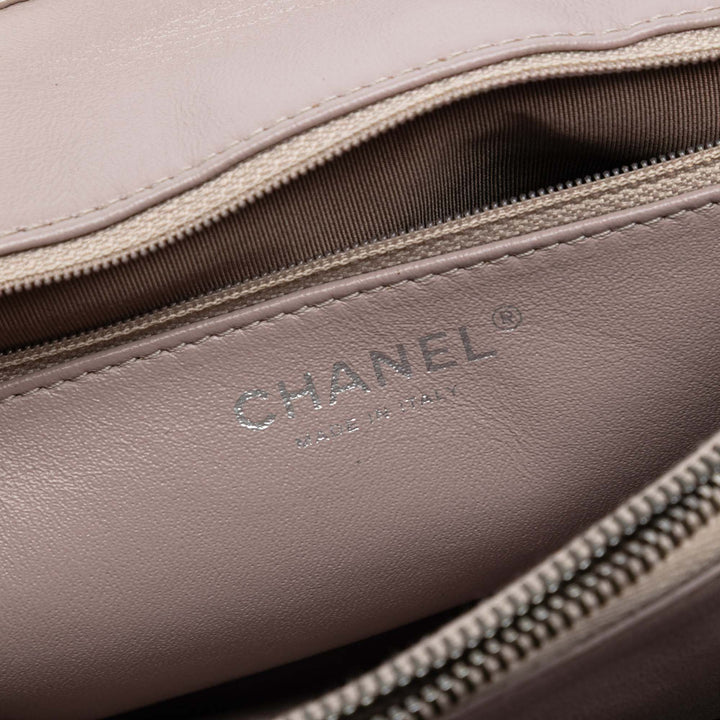 Chanel CC Matelassé Caviar Border à rabat – GABY PARIS Authentique