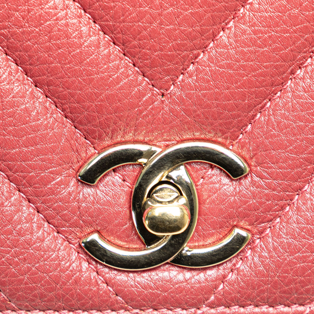Medium Chevron Calfskin Statement Flap Pink - Gaby Paris