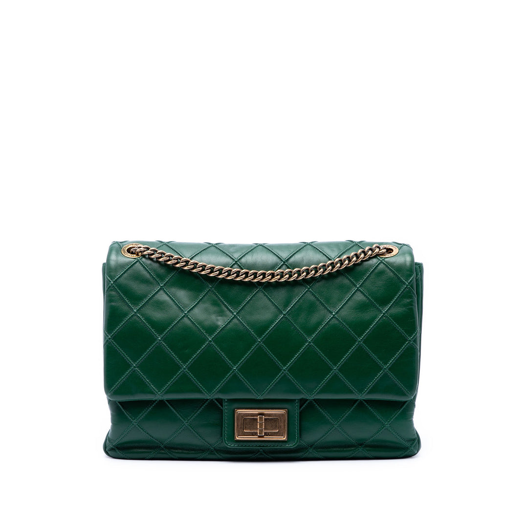 Chanel Jumbo Diamond Debossed Cuir de veau Reissue 2.55 Cosmos à rabat