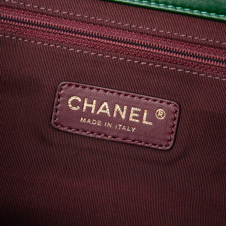 Chanel Jumbo Diamond Debossed Cuir de veau Reissue 2.55 Cosmos à rabat