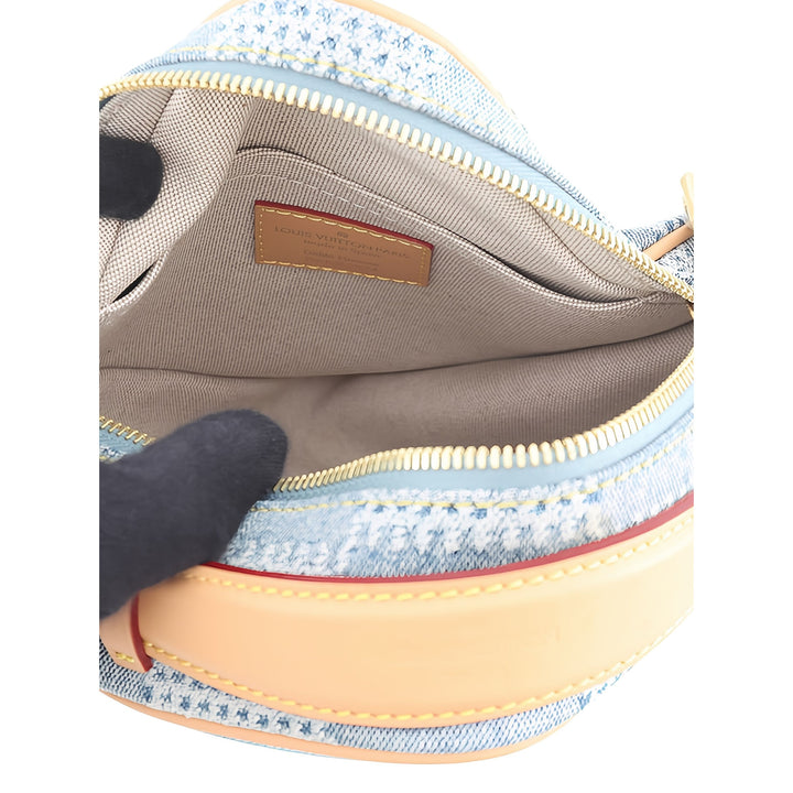 Louis Vuitton Damier 3D Chess Messenger Jean Bleu – vue 4 – GABY PARIS