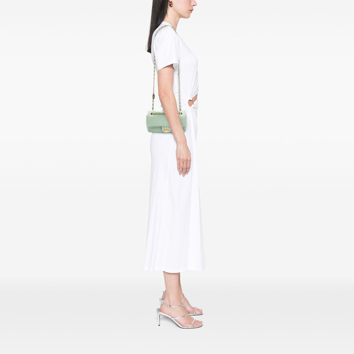 Chanel Small Chevron Wrinkled Cuir de veau Medallion Charm Surpique à rabat