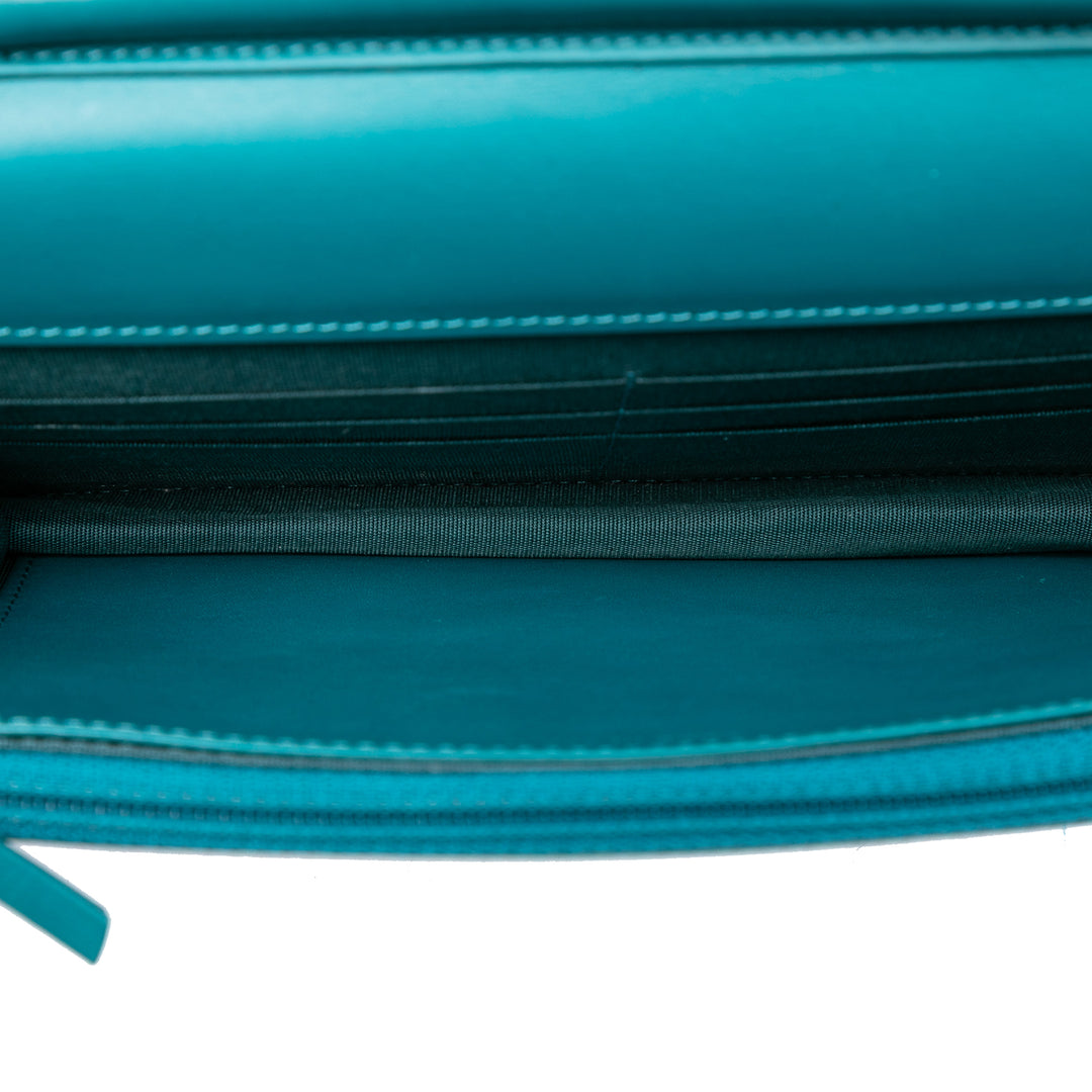 Chanel CC Caviar Wallet on Chain