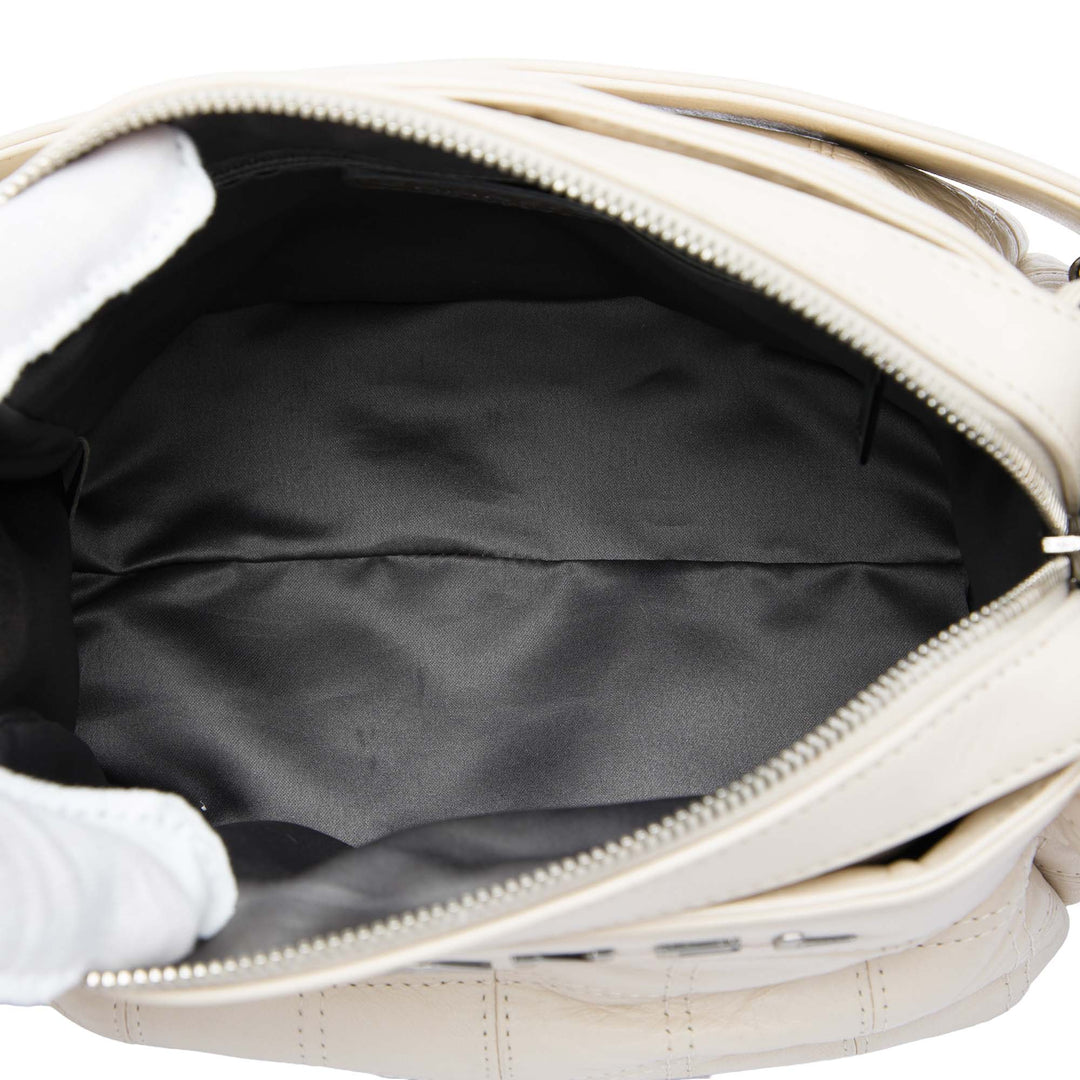 Chanel Sac porté épaule Chocolate Bar LAX Accordion Cuir d'agneau Blanc – vue 4 – GABY PARIS