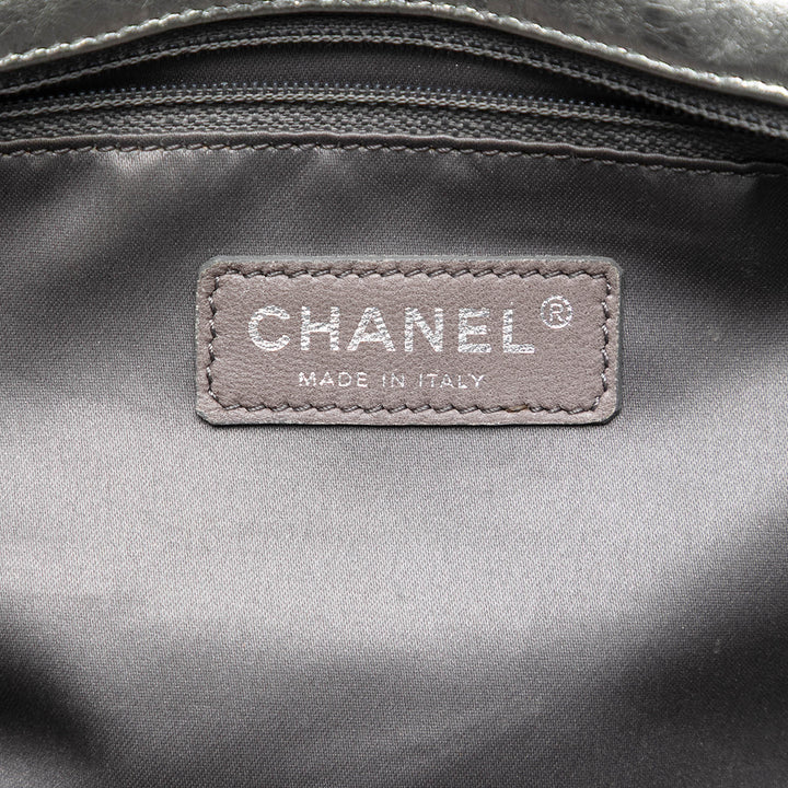 Chanel Metallic Glazed Cuir de veau perforé Rodeo Drive à rabat