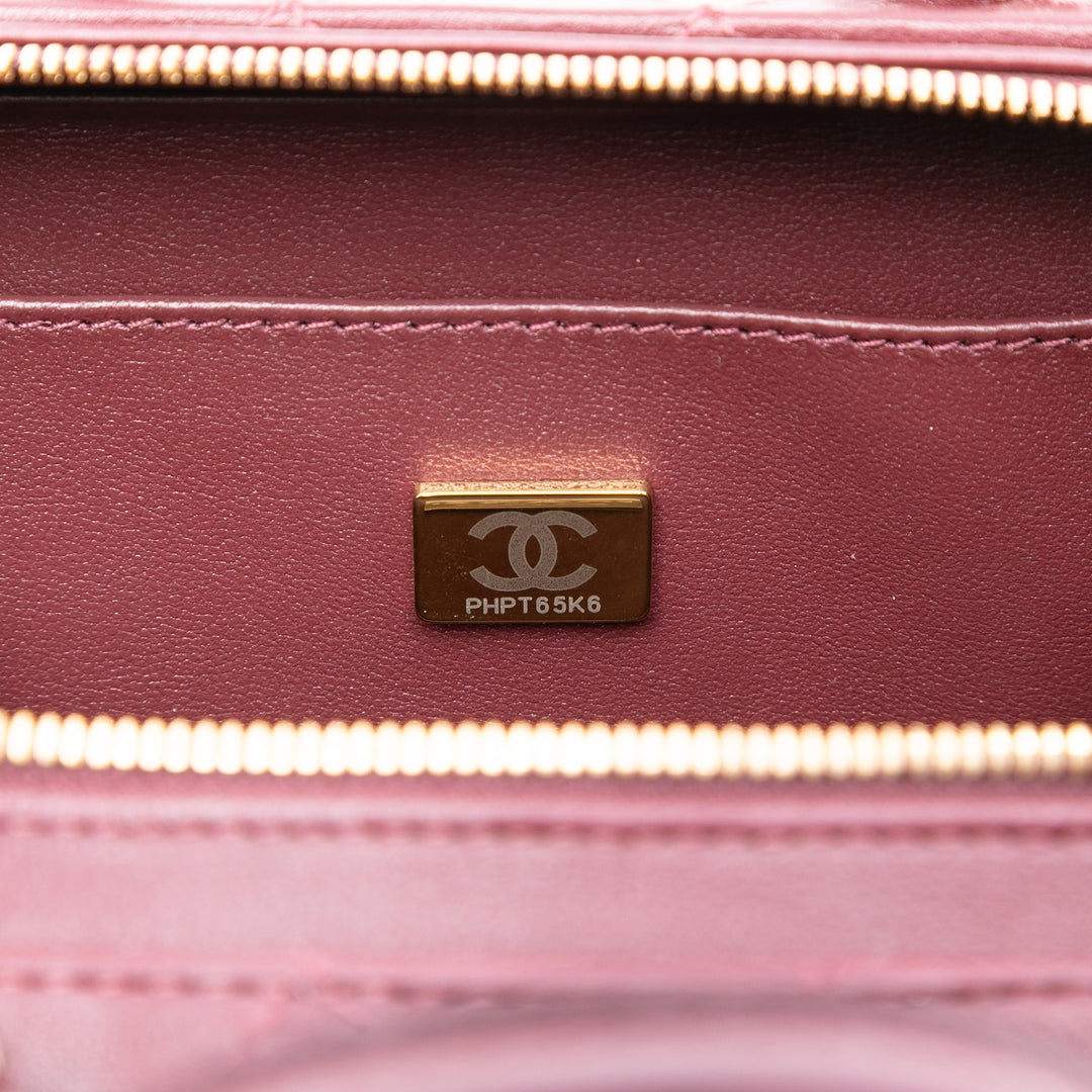 Chanel Small CC Matelassé Cuir de veau anse supérieure Convertible Vanity