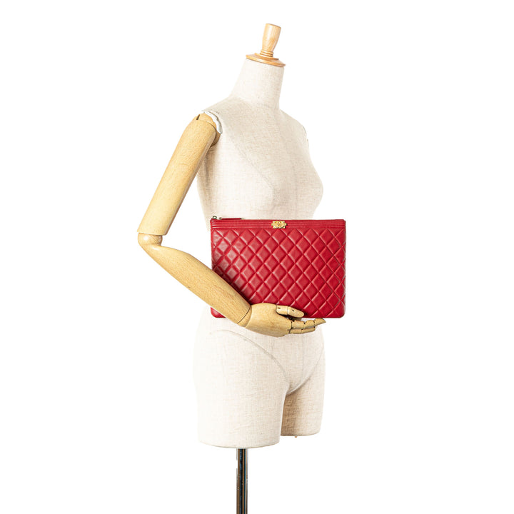 Medium Quilted Caviar Boy O Case Clutch Red - Gaby Paris