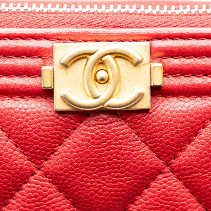 Medium Quilted Caviar Boy O Case Clutch Red - Gaby Paris