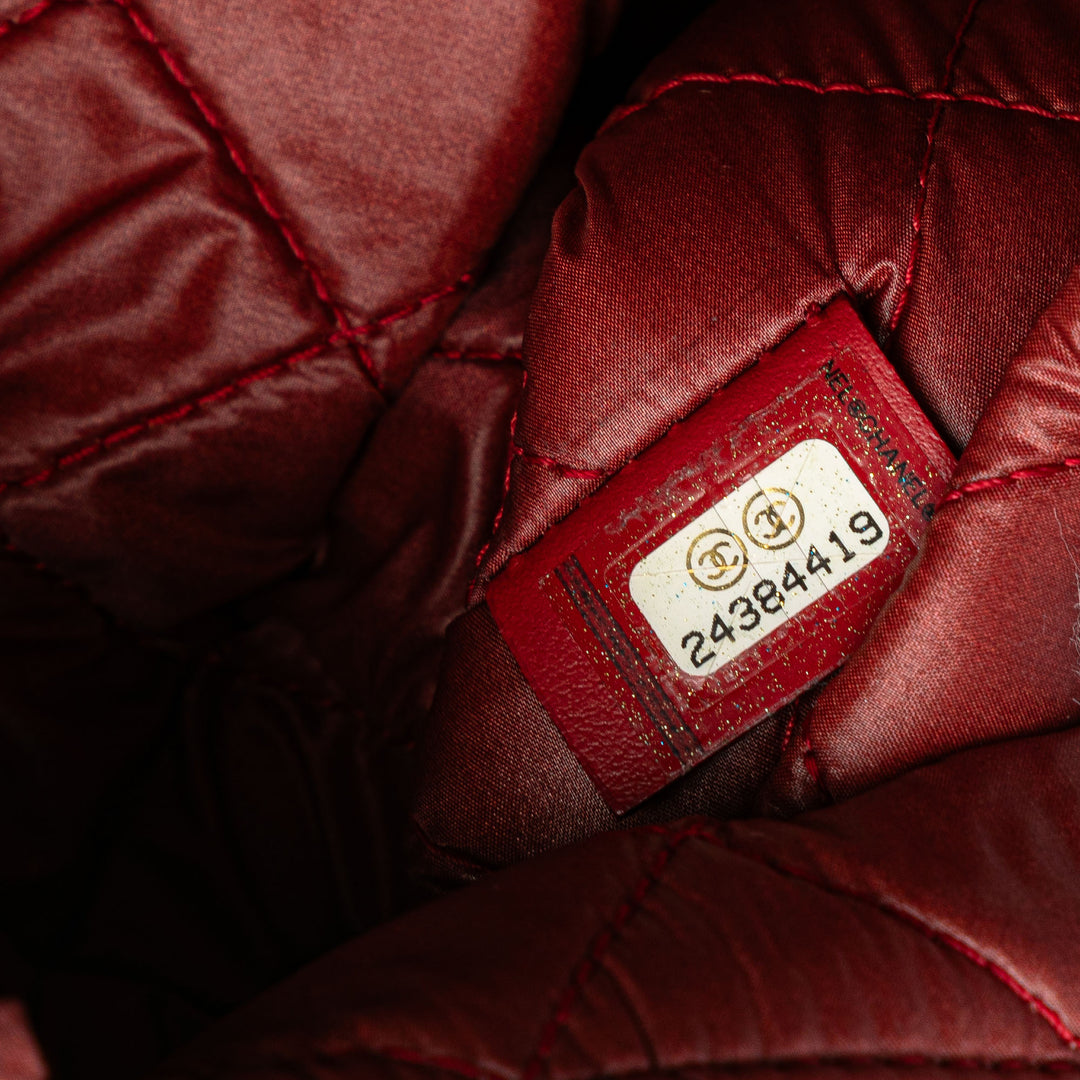 Medium Quilted Caviar Boy O Case Clutch Red - Gaby Paris