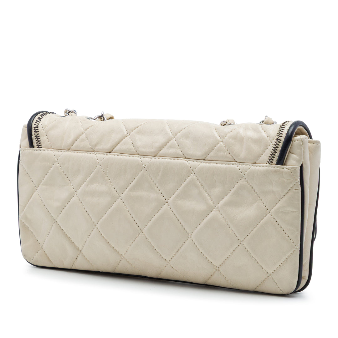 Chanel Matelassé vieilli Cuir d’agneau Reissue 2.55 East West à rabat