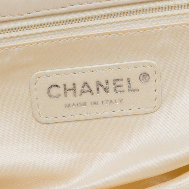 Chanel Matelassé vieilli Cuir d’agneau Reissue 2.55 East West à rabat