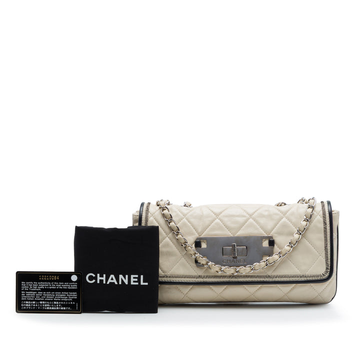 Chanel Matelassé vieilli Cuir d’agneau Reissue 2.55 East West à rabat