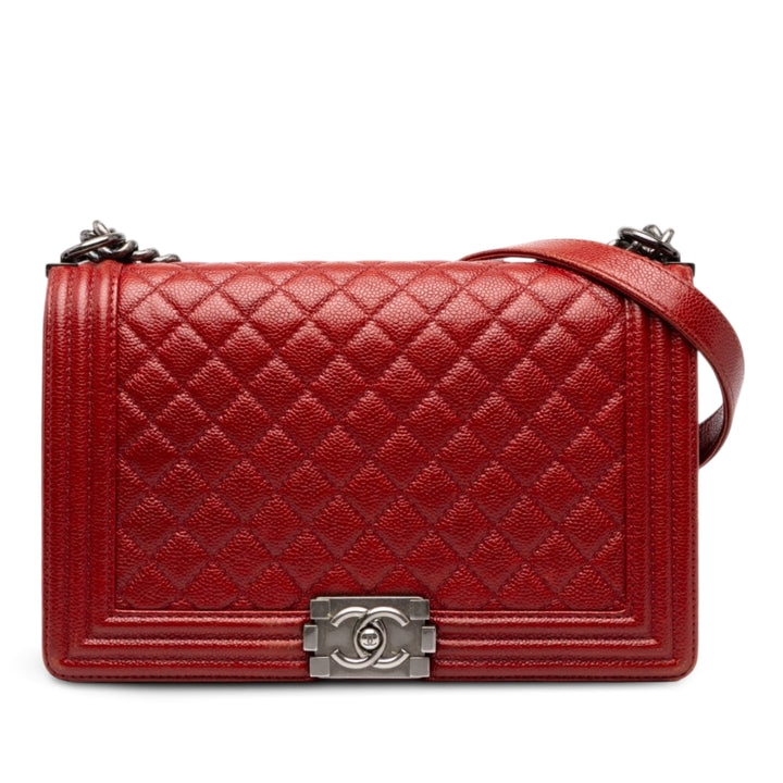 Chanel Matelassé Boy à rabat Moyen Cuir caviar Rouge – vue principale – GABY PARIS
