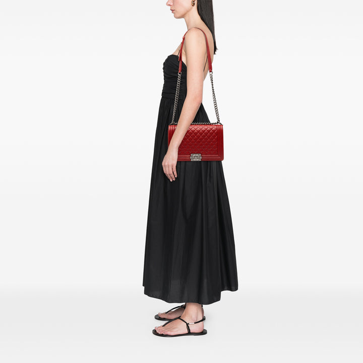 Chanel Matelassé Boy à rabat Moyen Cuir caviar Rouge – vue 6 – GABY PARIS