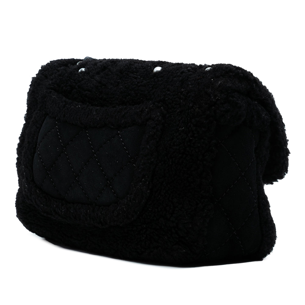 Chanel Medium Shearling Pearl Studded Flap Noir – GABY PARIS Authentique