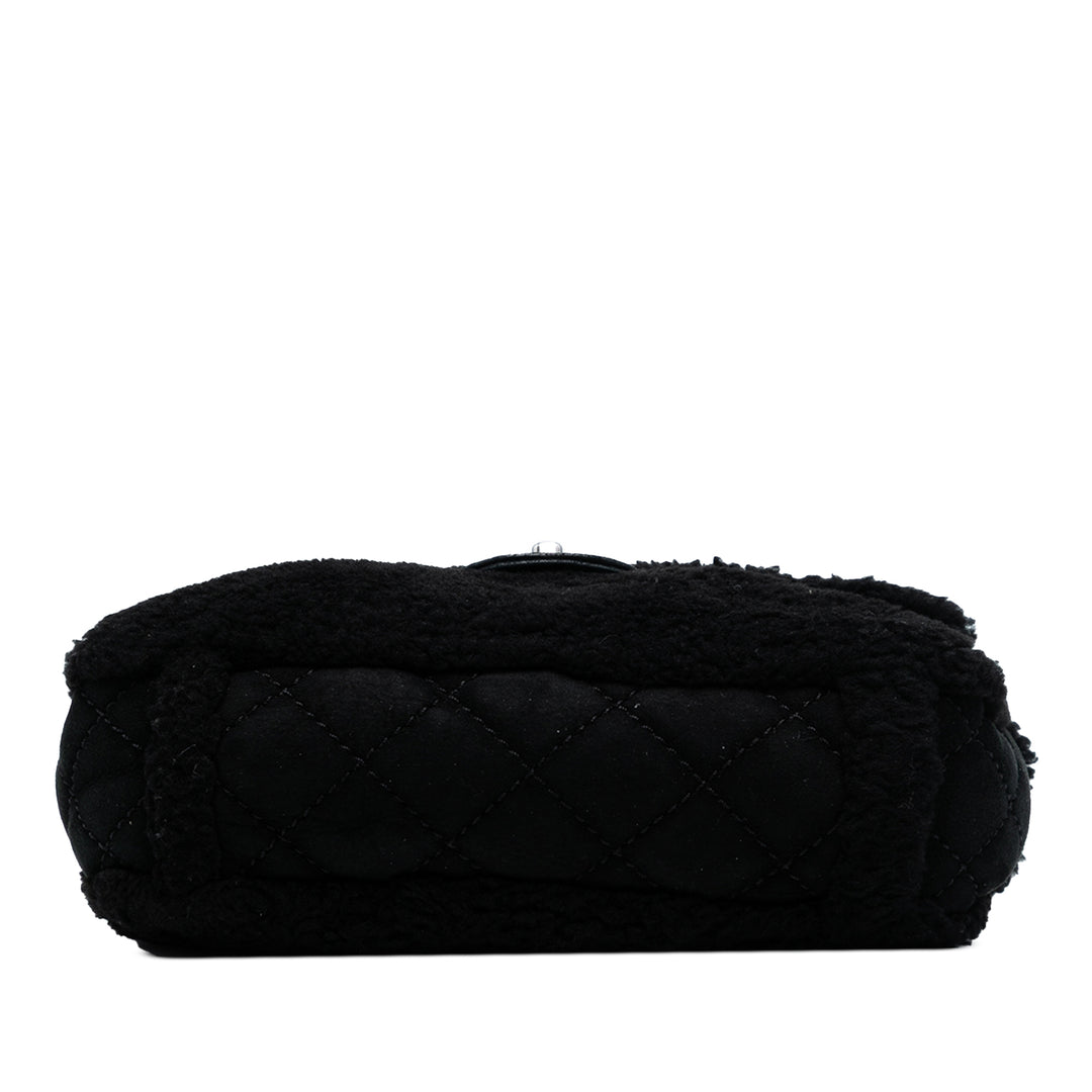Chanel Medium Shearling Pearl Studded Flap Noir – GABY PARIS Authentique