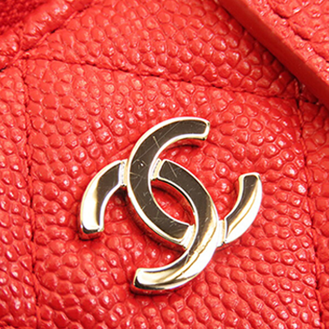 Chanel Mini Quilted Caviar Vanity Étui with Chain Rouge – GABY PARIS Authentique