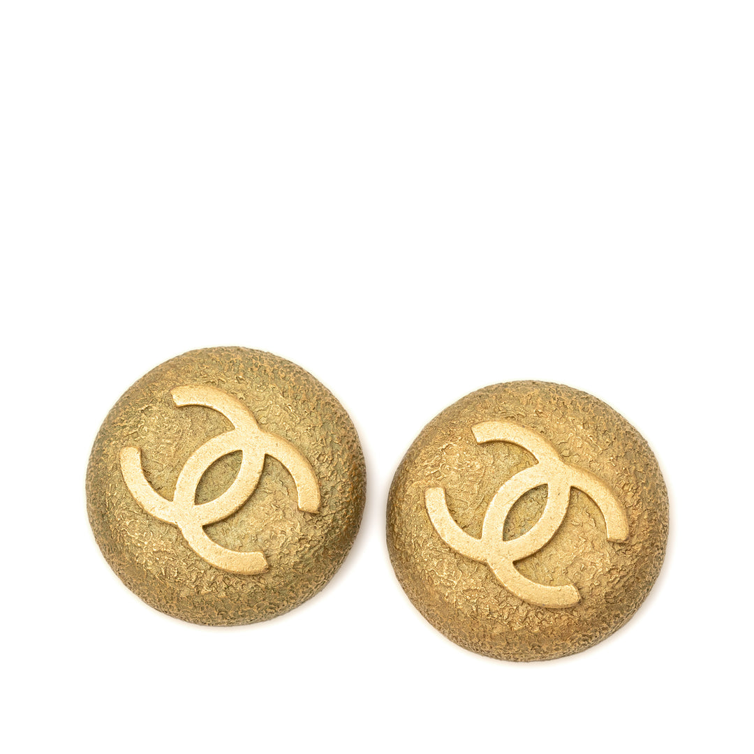 Chanel CC plaqué Rond Clip On Boucles d’oreilles