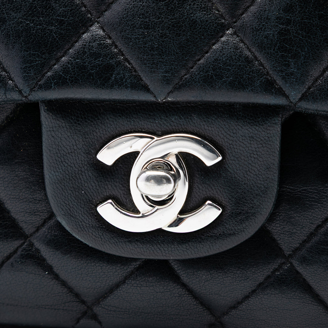 Chanel Medium Classic Cuir d’agneau Double rabat