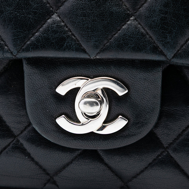 Chanel Medium Classic Cuir d’agneau Double rabat