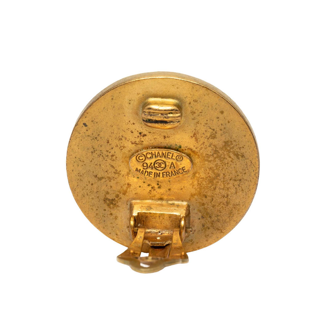 Chanel CC plaqué Émail Rond Clip On Boucles d’oreilles