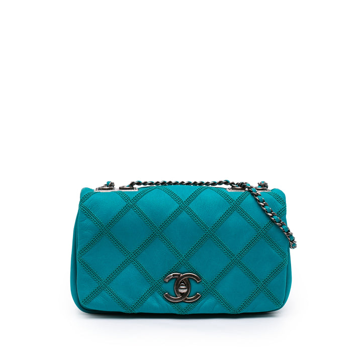 CC Irisé Diamond Stitch à rabat Cuir de veau Bleu