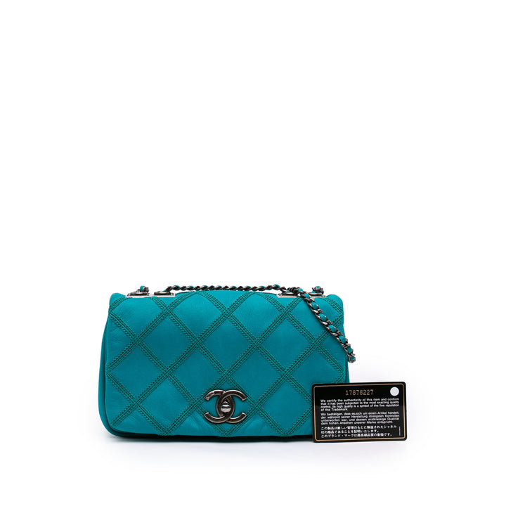 CC Irisé Diamond Stitch à rabat Cuir de veau Bleu