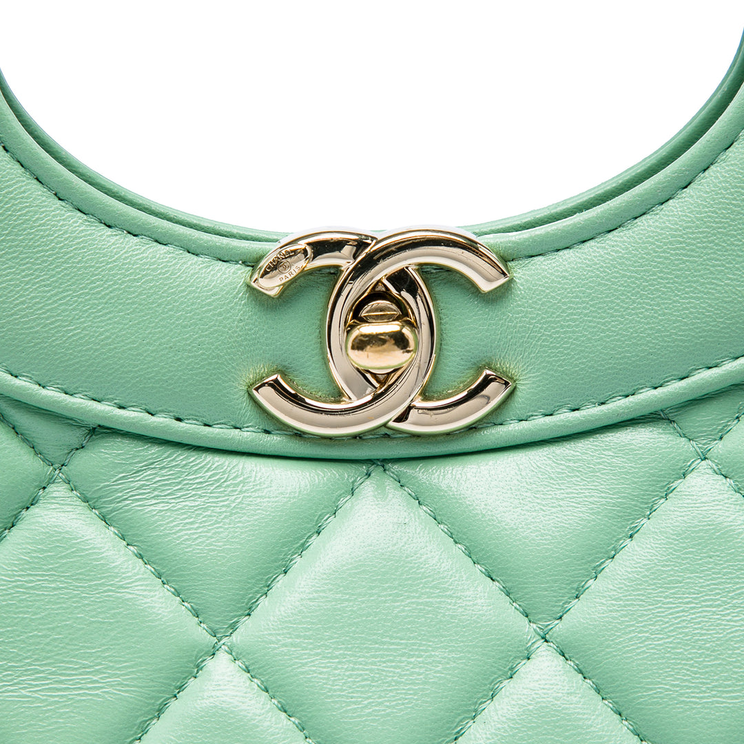 Chanel Small Matelassé brillant Cuir d’agneau 31 Shopping Sac