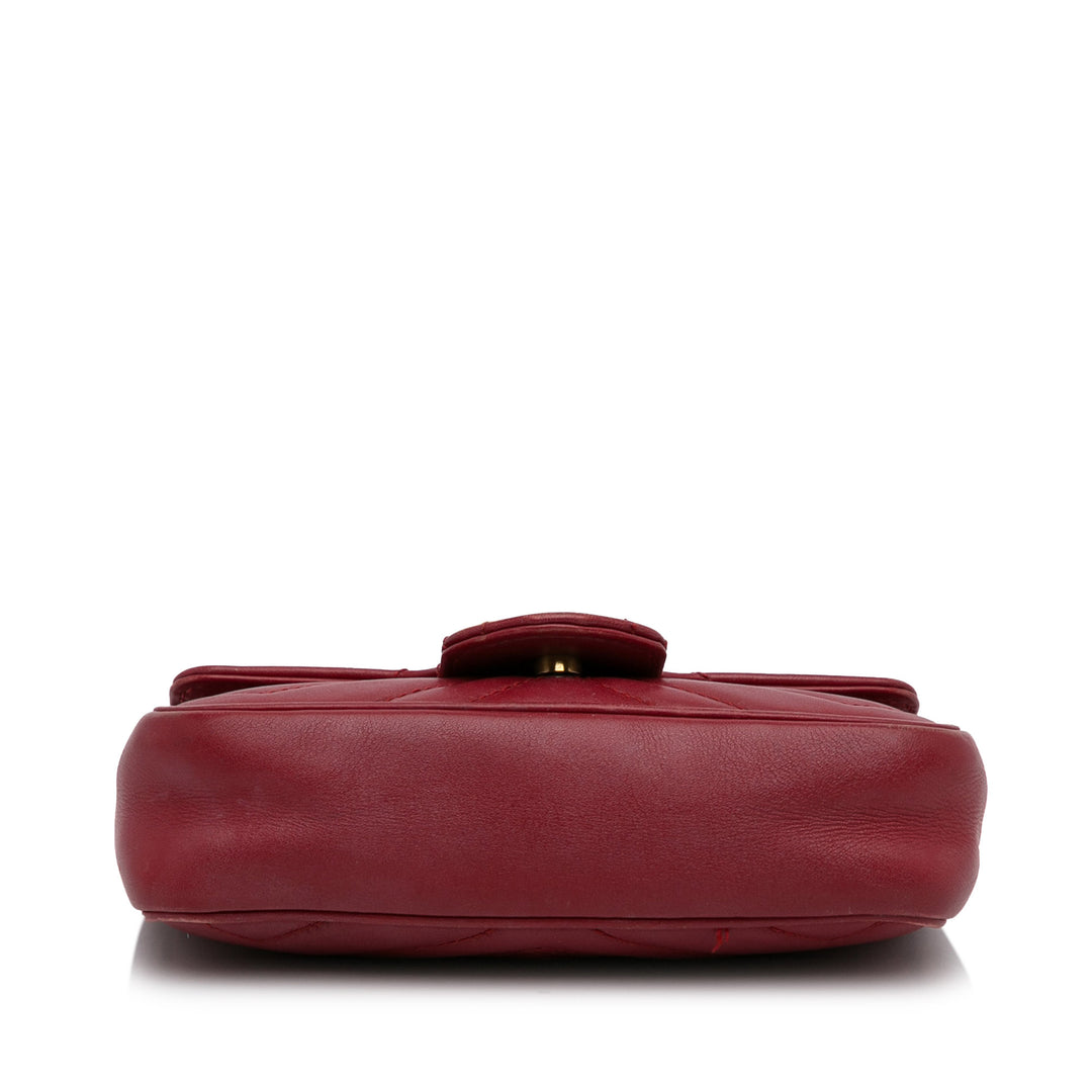 Gucci Mini GG Marmont Matelasse Cuir Flap Sac porté croisé Rouge