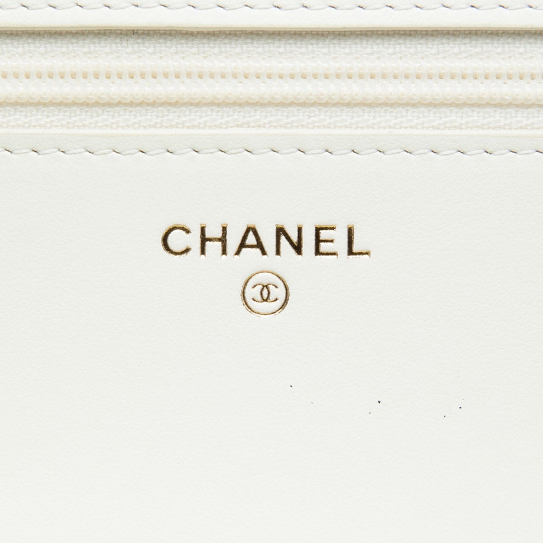 Matelassé Boy Wallet on Chain Cuir caviar Blanc