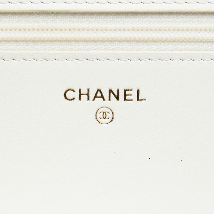 Matelassé Boy Wallet on Chain Cuir caviar Blanc