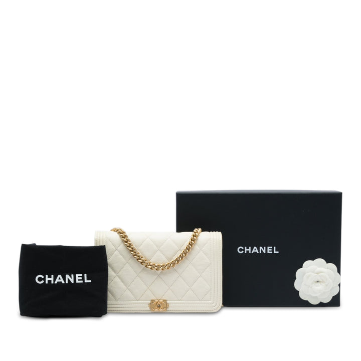 Matelassé Boy Wallet on Chain Cuir caviar Blanc