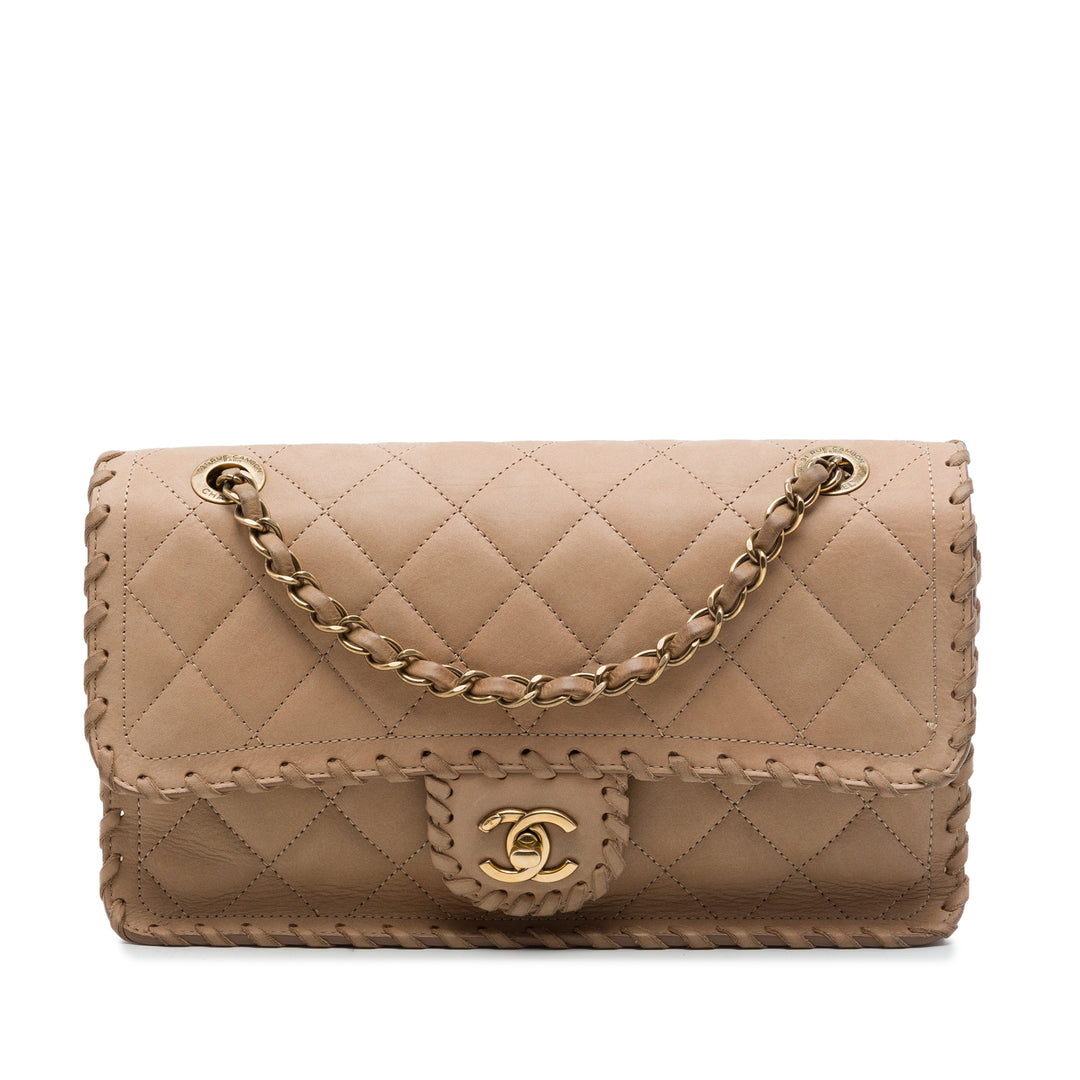 Chanel Matelassé Irisé Happy Stitch à rabat Moyen Cuir de veau Marron – vue principale – GABY PARIS