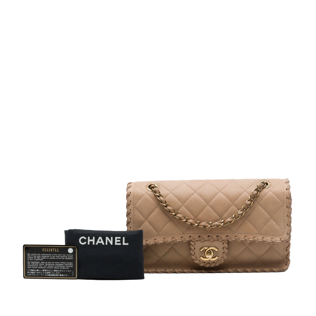 Chanel Matelassé Irisé Happy Stitch à rabat Moyen Cuir de veau Marron – vue 7 – GABY PARIS