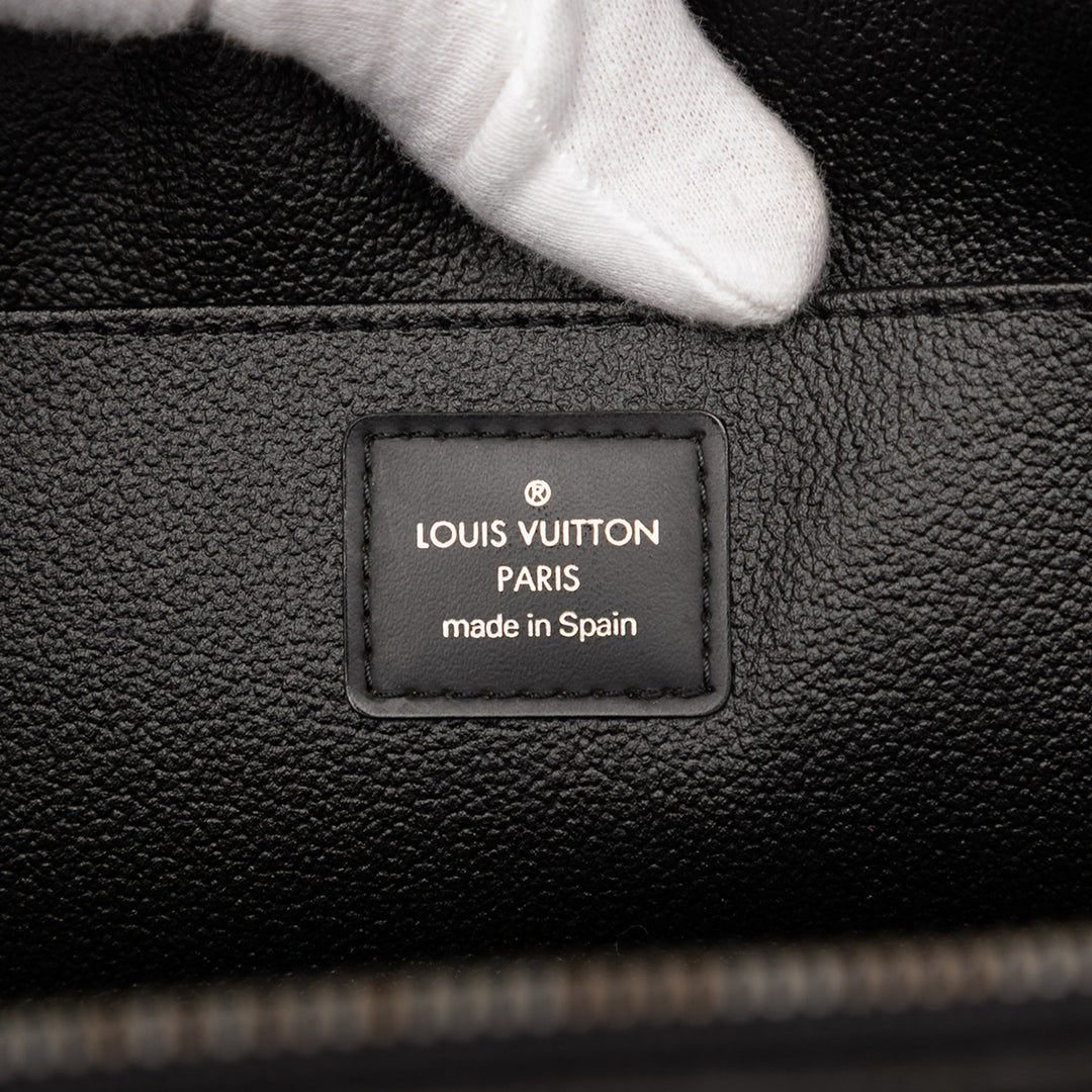Louis Vuitton Taiga Toiletry Pochette GM Noir – GABY PARIS Authentique