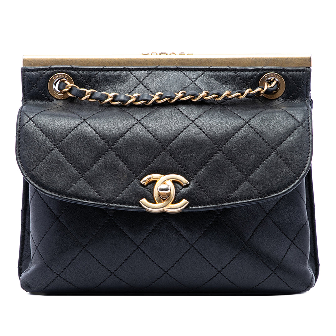 Chanel CC Matelassé Double Sided Armature à rabat Cuir de veau Noir – vue principale – GABY PARIS