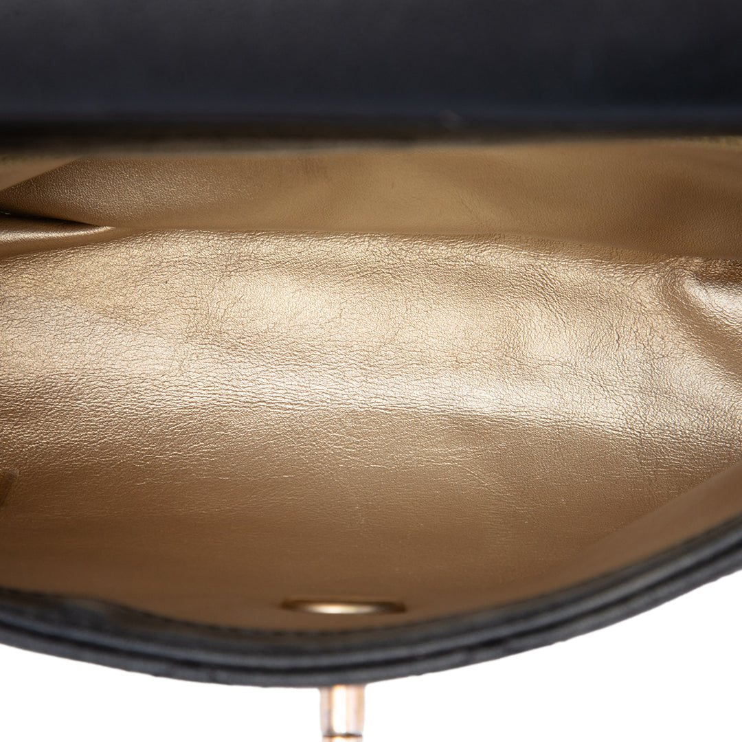 Chanel CC Matelassé Double Sided Armature à rabat Cuir de veau Noir – vue 4 – GABY PARIS