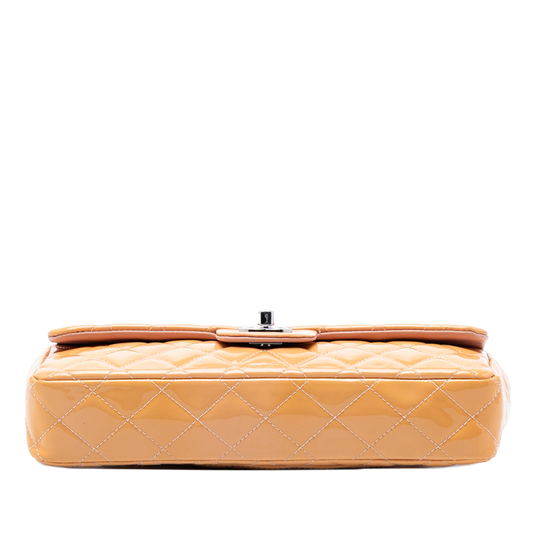 Chanel Classic Cuir verni East West Simple rabat