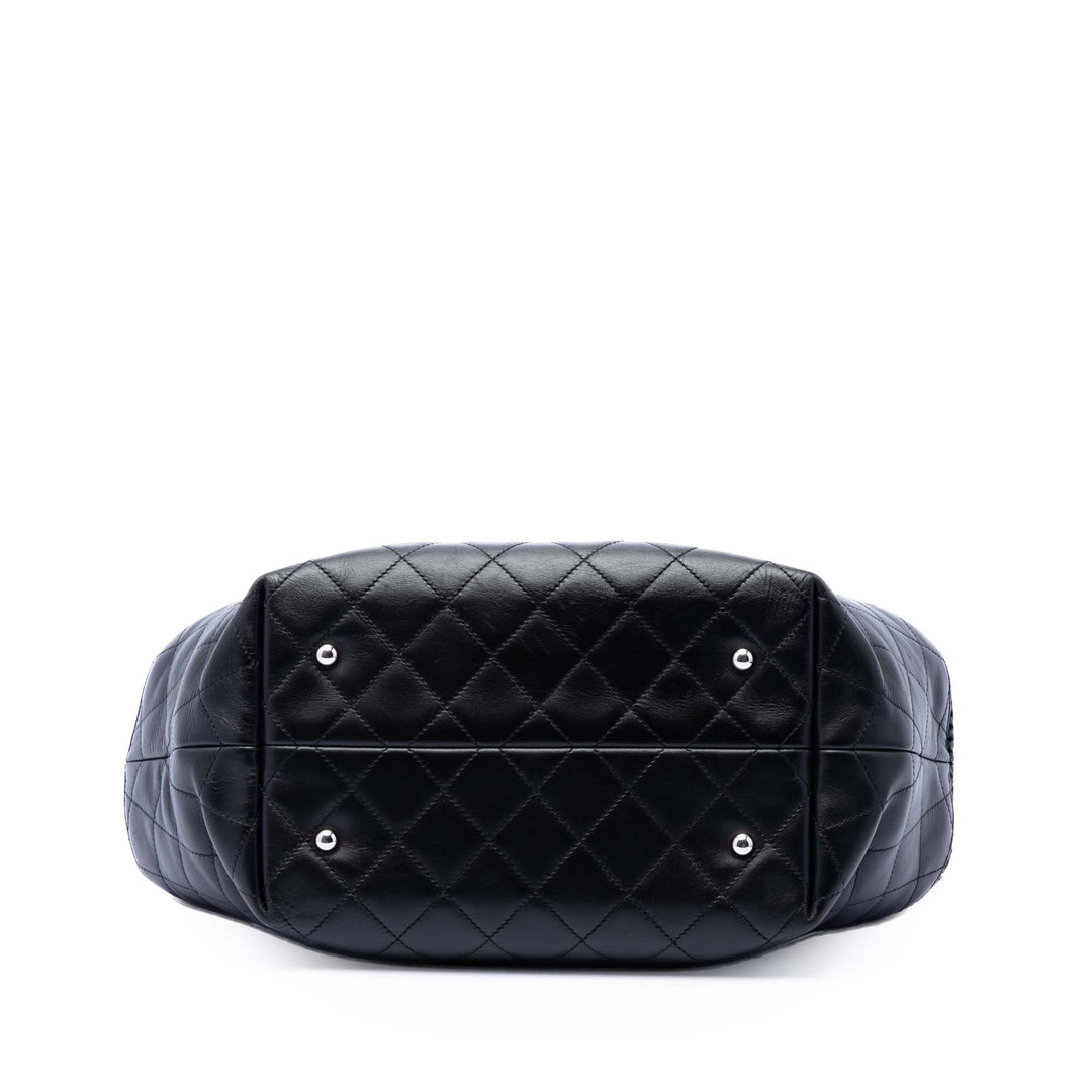 Chanel perforé Cuir de veau Up In The Air North South Cabas