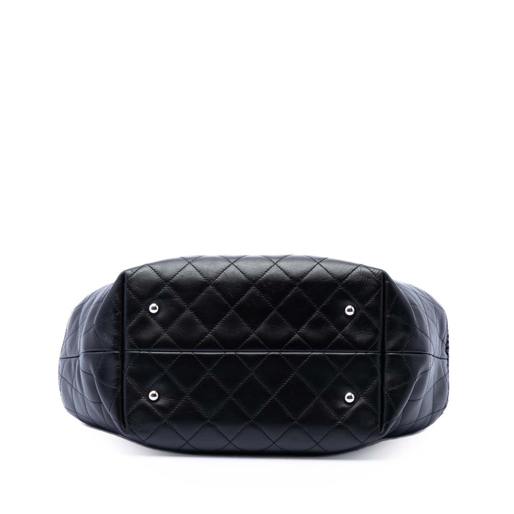 Chanel perforé Cuir de veau Up In The Air North South Cabas