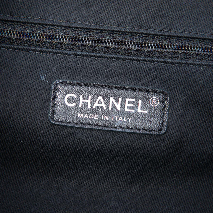Chanel perforé Cuir de veau Up In The Air North South Cabas