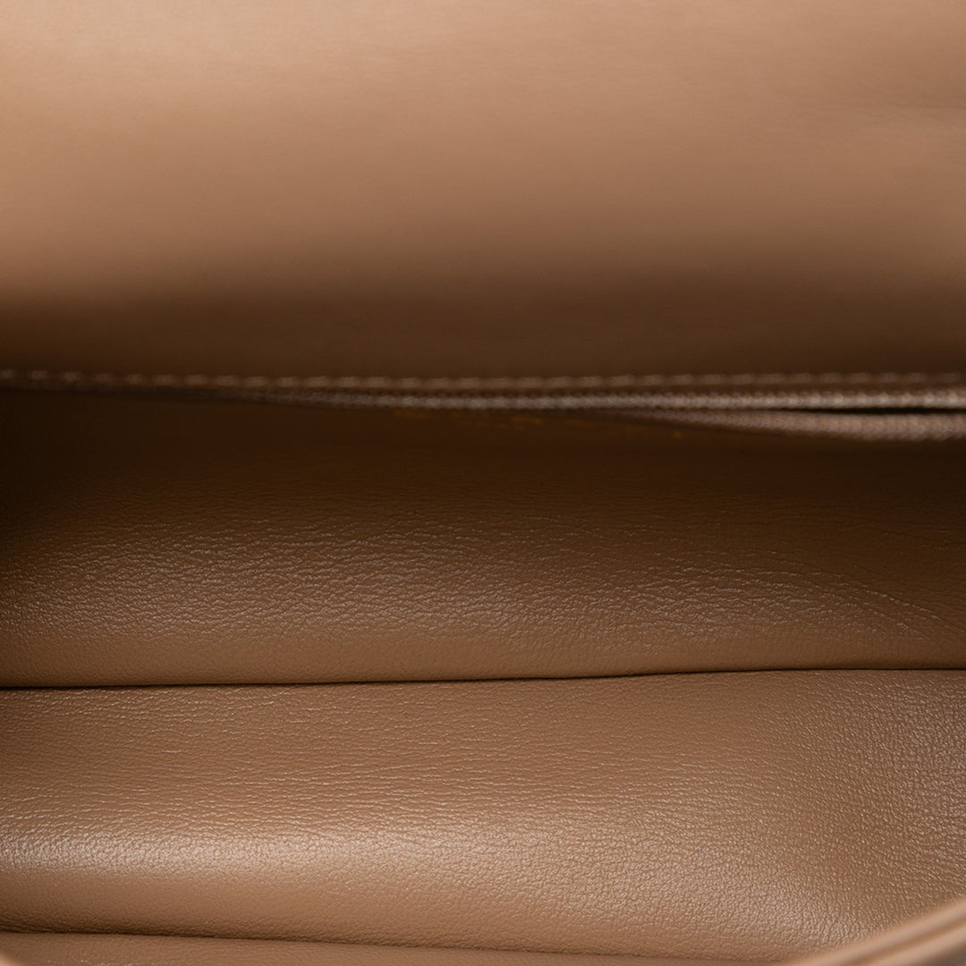 Chanel Mini Rectangular Matelassé Cuir d’agneau Heart Charms à rabat