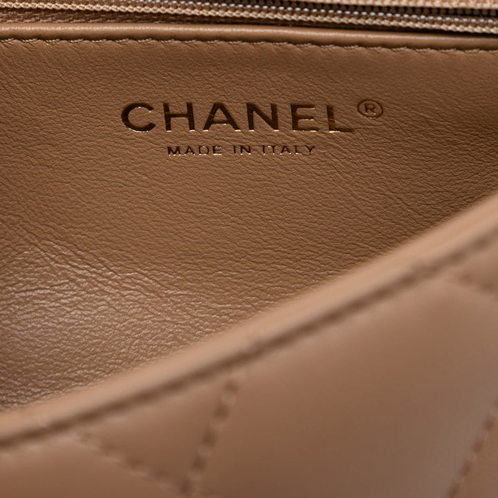 Chanel Mini Rectangular Matelassé Cuir d’agneau Heart Charms à rabat