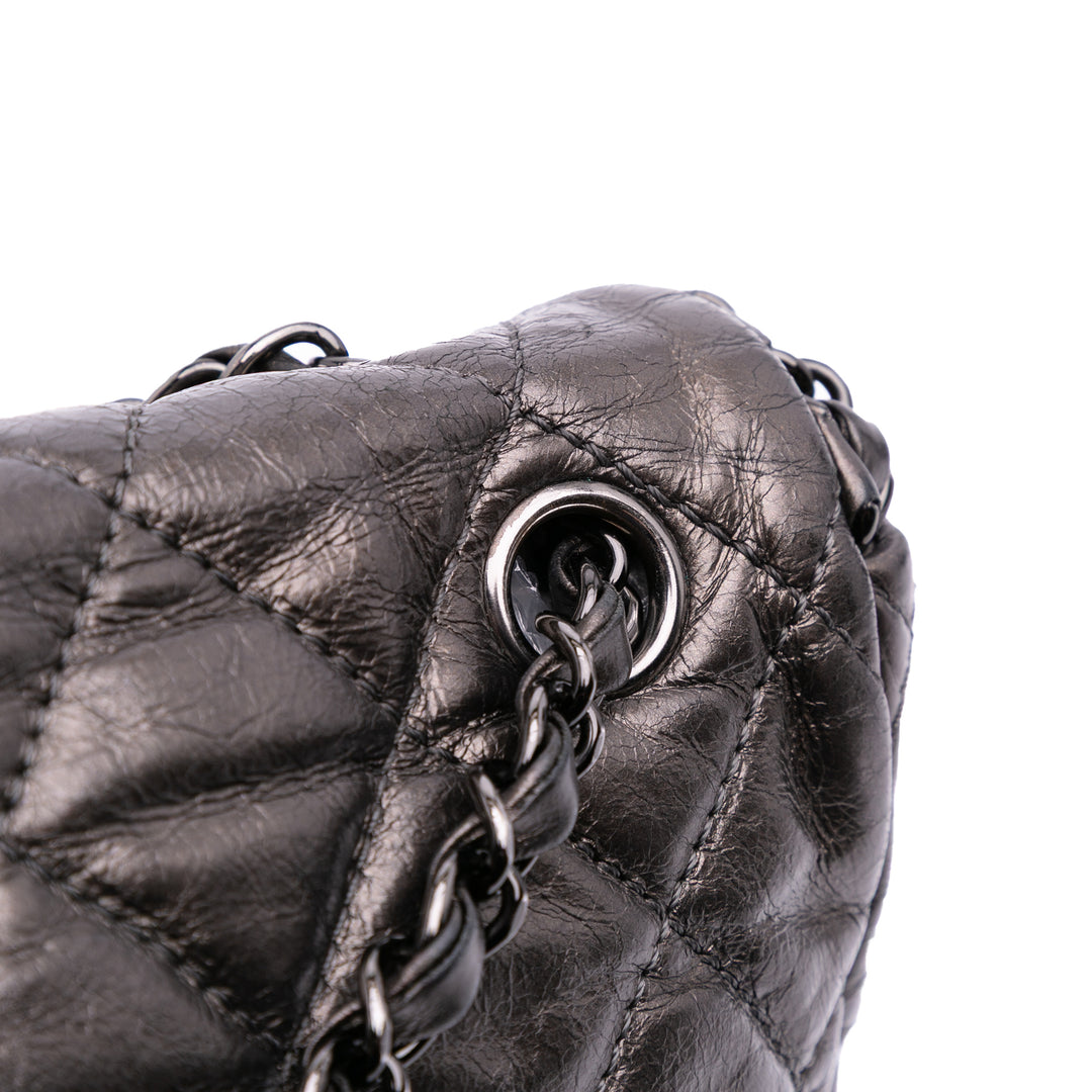 Chanel Medium Quilted Métallisé Aged Cuir de veau Chain Me Flap Gris