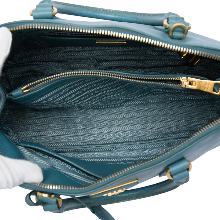 Prada Sac à main Lux Promenade Saffiano Moyen Bleu – vue 4 – GABY PARIS