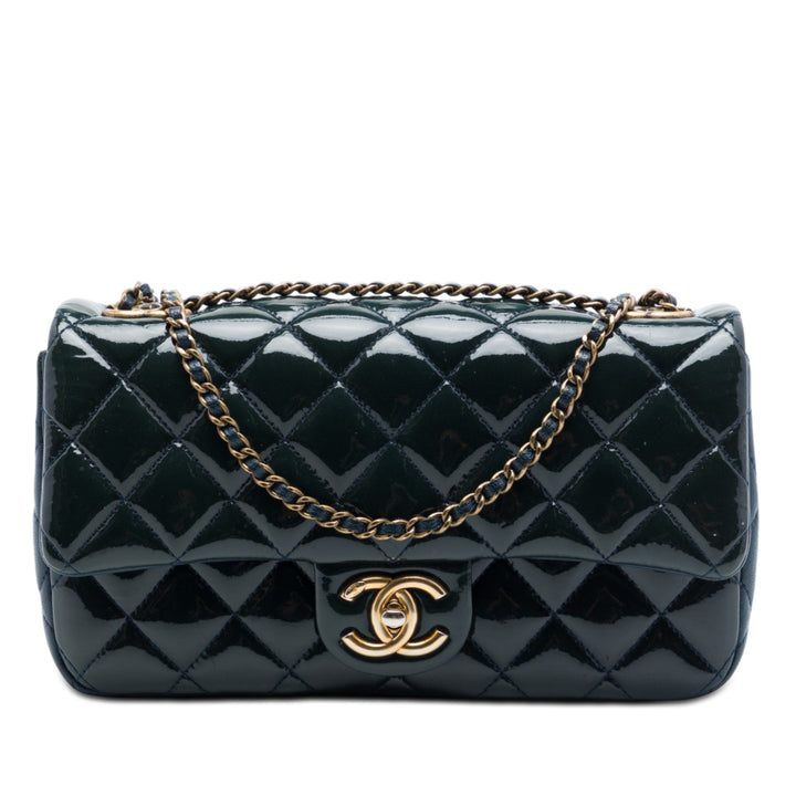 Chanel Paris Salzburg Medium Cuir verni et Cuir de chèvre CC Œillets à rabat