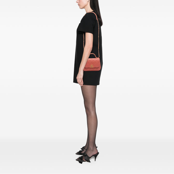 Chanel Matelassé Cuir d’agneau Chain Infinity sac à anse supérieure