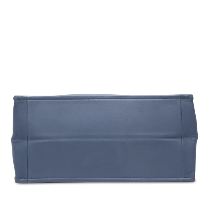 Dior Book Tote embossé Moyen Bleu – vue 3 – GABY PARIS
